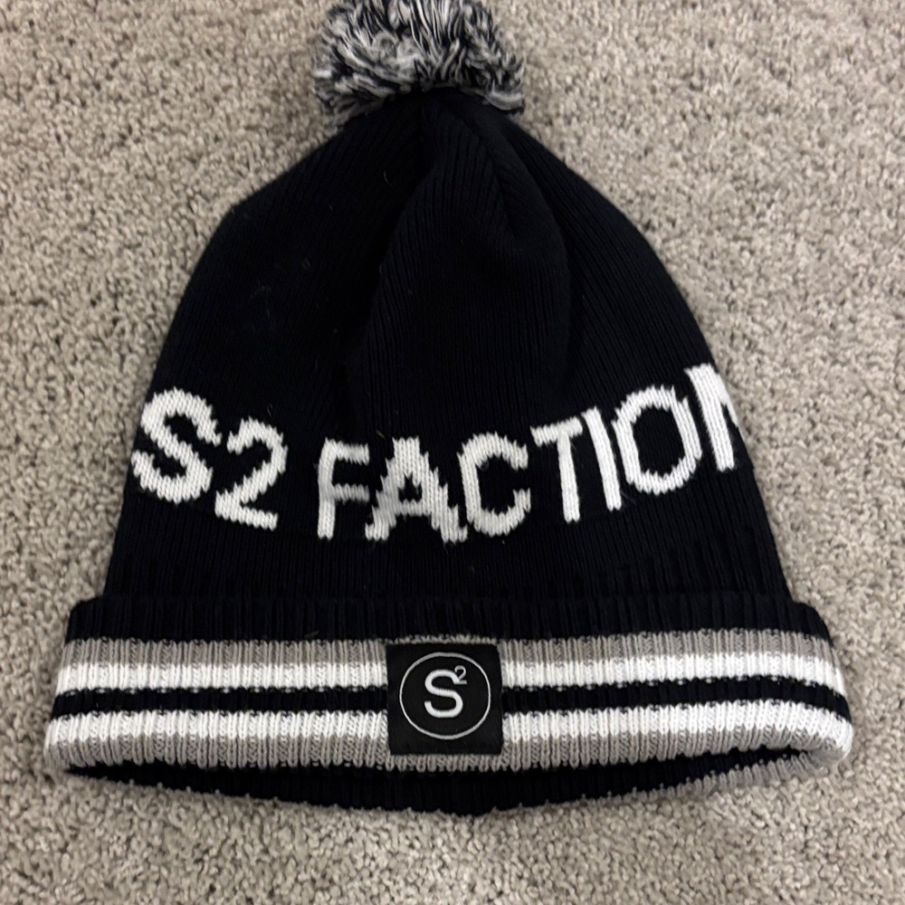 S2 Faction Mens Black and White Beanie